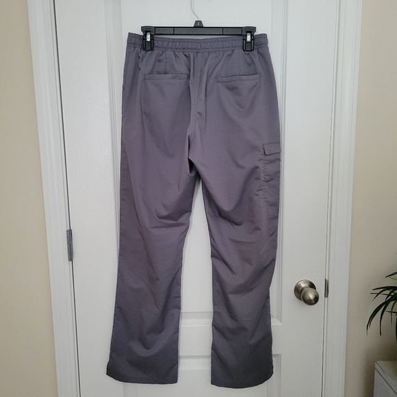 EON Scrub Set - Picture 5 of 5